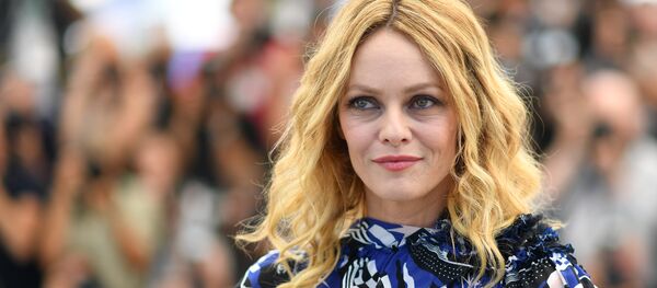 French actress Vanessa Paradis poses on May 18, 2018 during a photocall for the film Knife + Heart (Un Couteau dans le Coeur) at the 71st edition of the Cannes Film Festival in Cannes, southern France French actress Vanessa Paradis poses on May 18, 2018 during a photocall for the film Knife + Heart (Un Couteau dans le Coeur) at the 71st edition of the Cannes Film Festival in Cannes, southern France - Sputnik International