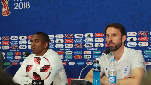 Ashley Young (England) and head coach of England Gareth Southgate at a press conference - Sputnik International