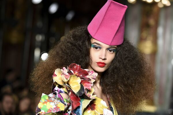 Model at Ronald Van Der Kemp's show at Paris Haute Couture Fashion Week - Sputnik International