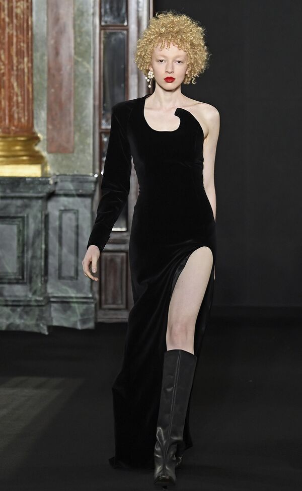 Creation by Ronald Van Der Kemp's show at Paris Haute Couture Fashion Week - Sputnik International