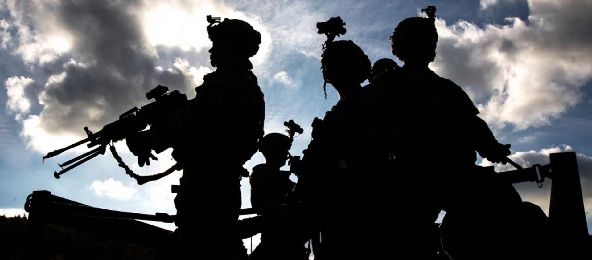 U.S. Soldiers of 173rd Regiment, Brigade Support Battalion prepare for a convoy to a tactical operation center during exercise Swift Response 17 at the U.S. Army’s Joint Multinational Readiness Center (JMRC) in Hohenfels, Germany, Oct. 11, 2017 - Sputnik International, 1920, 27.09.2019