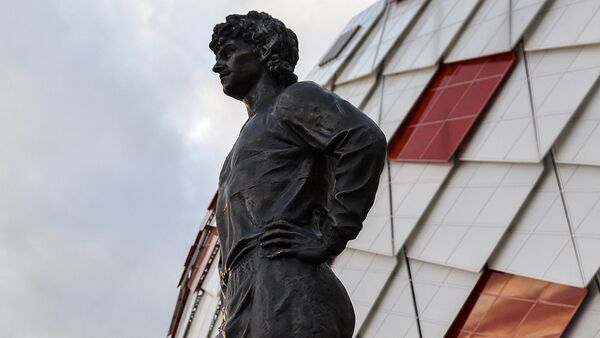 Monument to legendary Spartak forward Fyodor Cherenkov by the Otkrytie Arena stadium in Moscow - Sputnik International