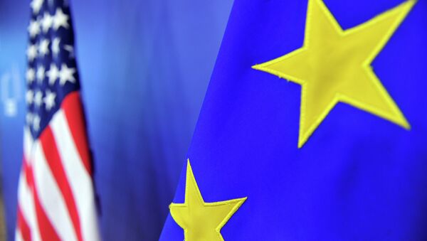 EU and US flags - Sputnik International