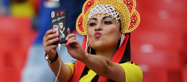 Russian Kokoshnik: FIFA Football Fans Love Wearing Traditional Headdress Russian Kokoshnik: FIFA Football Fans Love Wearing Traditional Headdress - Sputnik International