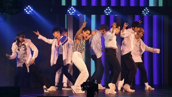 E-Sports - ICBC (Asia) e-Sports & Music Festival Hong Kong - SMTOWN SPECIAL STAGE in HONG KONG - Members of the group EXO perform on stage. August 5, 2017 - Sputnik International