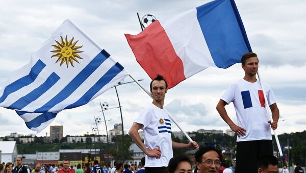 Fans before World Cup 2018 soccer match between the national teams of Uruguay and France - Sputnik International