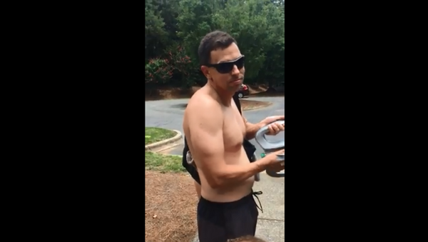 North Carolina man calls cops on black woman entering community pool and demands that she show her ID to enter the grounds. - Sputnik International