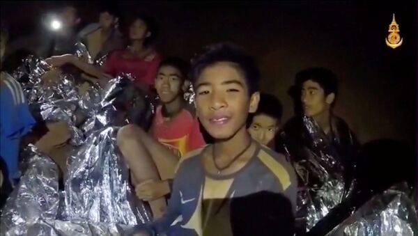 Boys from the under-16 soccer team trapped inside Tham Luang cave - Sputnik International