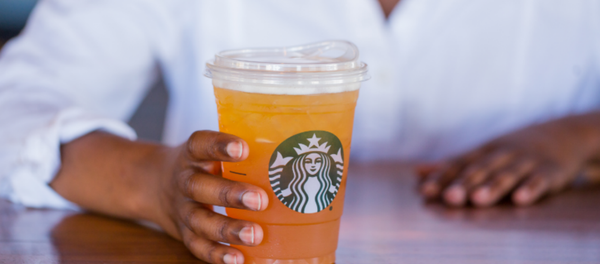 Starbucks unveils new strawless lids to reduce plastic pollution of the environment Starbucks unveils new strawless lids to reduce plastic pollution of the environment - Sputnik International