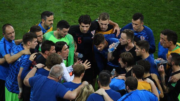 In the center to the left: Head coach Zlatko Dalić (Croatia) and players of the Croatian national team before the penalty shootout in the 1/4 finals match between Russia and Croatia. - Sputnik International