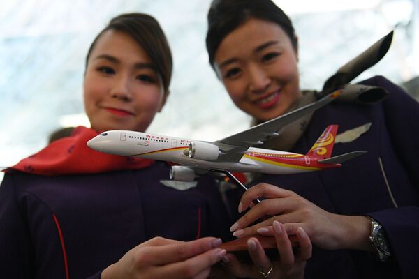 Hong Kong Airlines flight attendants - Sputnik International
