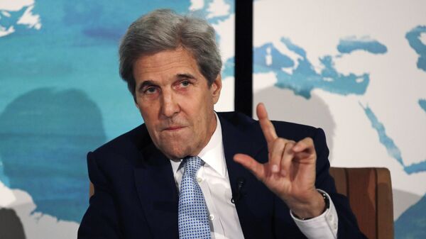 Former Secretary of State John Kerry gestures during the Boston Climate Summit in Boston, Thursday, June 7, 2018 - Sputnik International