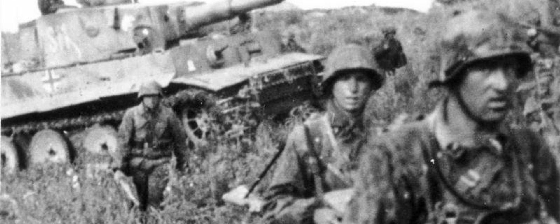 Waffen SS Division Das Reich units with a Tiger I tank. Kursk, 1943.  - Sputnik International, 1920, 23.09.2021
