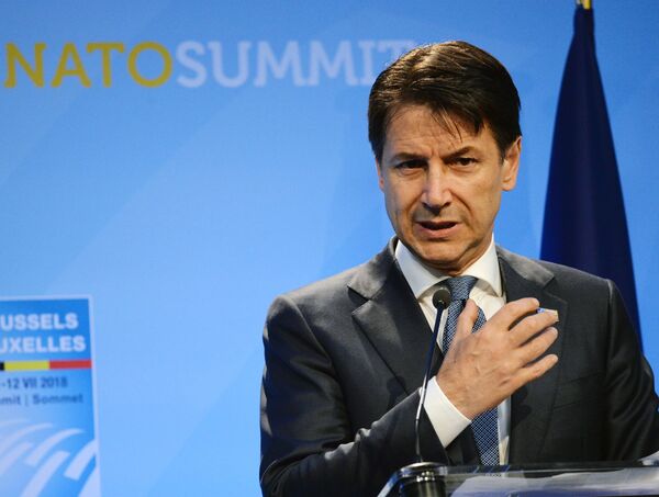 Trust in Salvini Drops Over Several Times More Than for Conte Amid Gov't Crisis in Italy Trust in Salvini Drops Over Several Times More Than for Conte Amid Gov't Crisis in Italy - Sputnik International