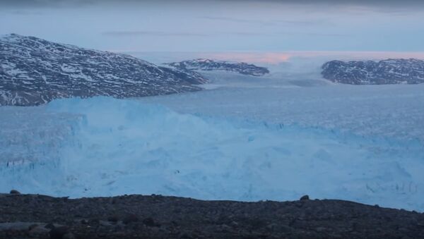 NYU Scientists Capture 4-mile Iceberg Breaking in Greenland - Sputnik International