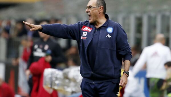 Coach Maurizio Sarri gives instructions during the Serie A soccer match between AC Milan and Napoli at the San Siro stadium in Milan, Italy, Sunday, April 15, 2018 - Sputnik International