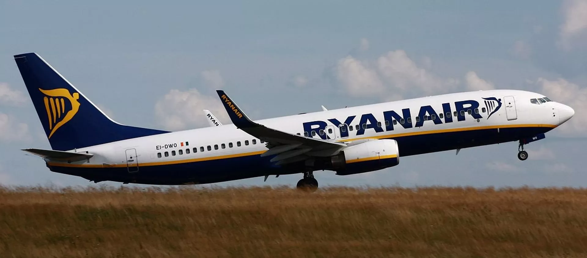 Ryanair Boeing 737-800 (EI-DWO) taking-off from Hahn - Sputnik International, 1920