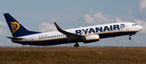 Ryanair Boeing 737-800 (EI-DWO) taking-off from Hahn - Sputnik International