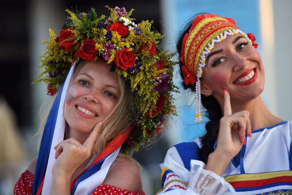Most Beautiful Female Fans That Made World Cup Shine Even Brighter - Sputnik International