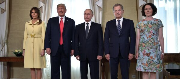 Russia's President Vladimir Putin (C), US President Donald Trump (2nd L), First lady Melania Trump (L), Finland's President Sauli Niinisto (2nd R) and his wife Jenni Haukio pose for a picture during a meeting in Helsinki, Finland July 16, 2018. - Sputnik International