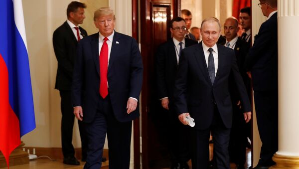 El presidente de Estados Unidos, Donald Trump, y el líder ruso, Vladímir Putin, durante su reunión en Helsinki - Sputnik International