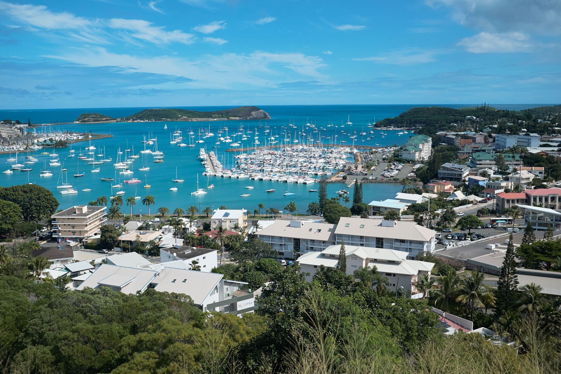 This photo dated Monday, May 9, 2018 shows a general view of the bay of Noumea, the capital of New Caledonia, a French territory in the South Pacific, with the yachting port in the background - Sputnik International, 1920, 12.09.2022
