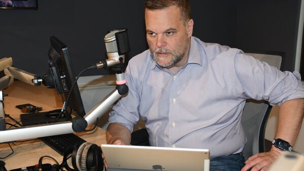 Lee Stranahan in the studio at Radio Sputnik in June 2018 - Sputnik International