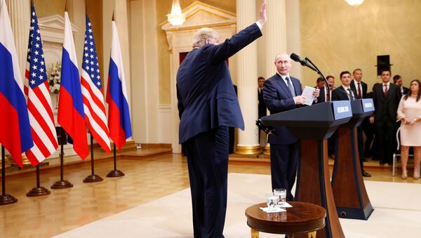 La reunión entre el presidente de Estados Unidos, Donald Trump, y el líder ruso, Vladímir Putin - Sputnik International