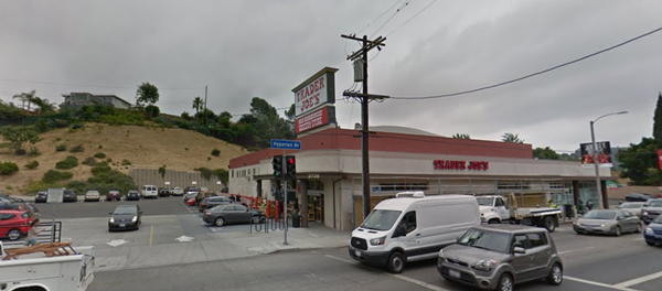 Los Angeles Trader Joe's near intersection of Hyperion Ave and Griffith Park Blvd, the site of a July 21 standoff Los Angeles Trader Joe's near intersection of Hyperion Ave and Griffith Park Blvd, the site of a July 21 standoff - Sputnik International