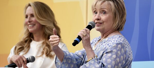Former First Lady of The United States, Democratic presidential candidate and former Secretary of State Hillary Rodham Clinton, right, in conversation with Laurene Powell Jobs at OZY Fest in Central Park on Saturday, July 21, 2018, in New York - Sputnik International