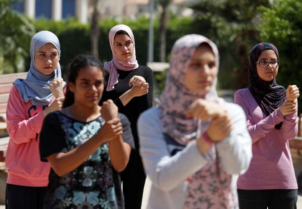 Run, Girl, Run! Parkour Ladies of Egypt - Sputnik International