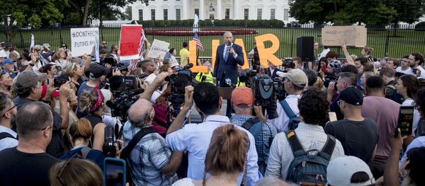 Michael Avenatti, attorney for porn actress Stormy Daniels, speaks at the protest Occupy the White House protest in Washington. - Sputnik International