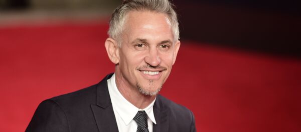 Former England internatonal Gary Lineker poses on arrival for the world premiere of the new James Bond film 'Spectre' at the Royal Albert Hall in London on October 26, 2015 - Sputnik International