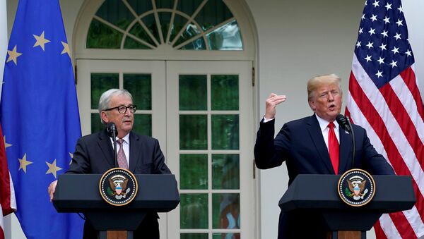 U.S. President Donald Trump and President of the European Commission Jean-Claude Juncker speak about trade relations in the Rose Garden of the White House in Washington - Sputnik International