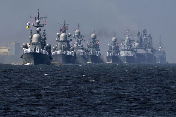 Rehearsal of Russian Navy Day parade in Baltic sea near St. Petersburg - Sputnik International