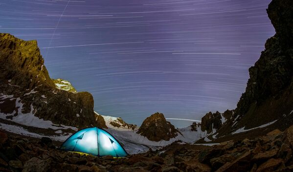 Stars and meteor trails above mountains in Kazakhstan - Sputnik International