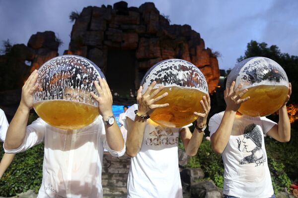 Beer drinking competition in China - Sputnik International