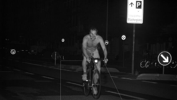 Naked cyclist - Sputnik International