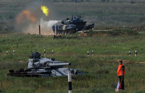 Clash of the Metal Monoliths: Tank Biathlon Starts at International Army Games - Sputnik International