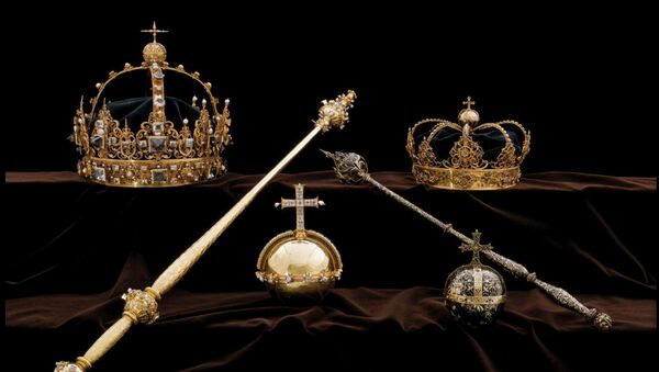 The Swedish Royal Family's crown jewels from the 17th century are seen in this undated handout photo obtained by Reuters on August 1, 2018 - Sputnik International