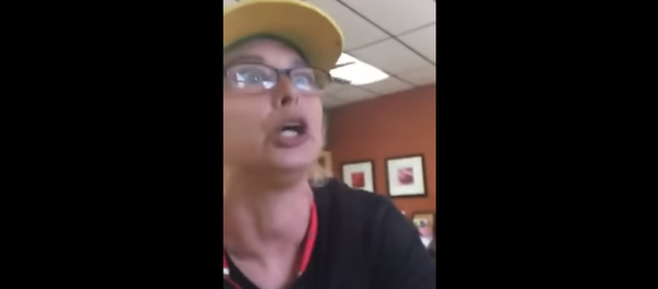 Subway manager gets fired for using racial slur during confrontation - Sputnik International