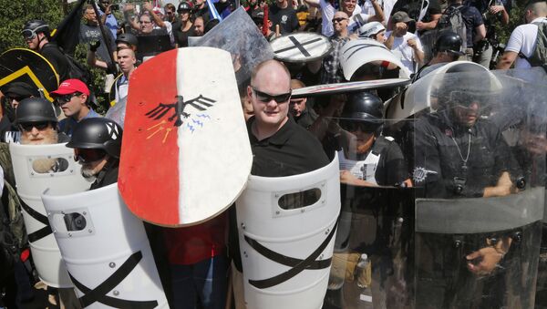 White nationalist demonstrators use shields in Charlottesville, VA, Aug. 12, 2017 - Sputnik International