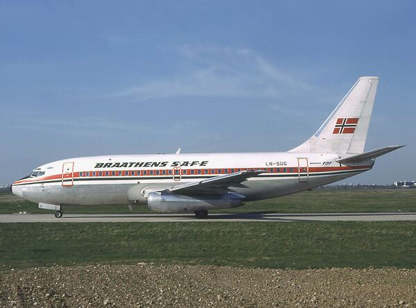 Braathens SAFE Boeing 737-205 LN-SUG at Paris-Charles de Gaulle Airport Braathens SAFE Boeing 737-205 LN-SUG at Paris-Charles de Gaulle Airport - Sputnik International