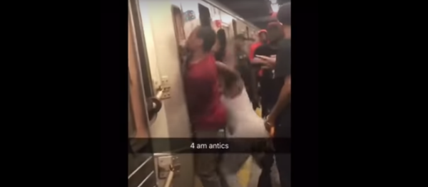 Man and woman beat up New York subway conductor Man and woman beat up New York subway conductor - Sputnik International