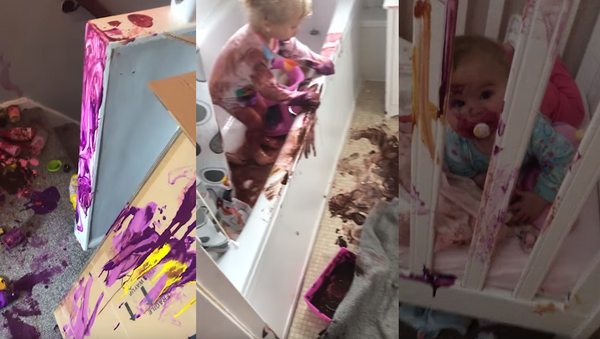 What Would You Do? Toddler Twosome Get Artistic With Acrylic Paint - Sputnik International