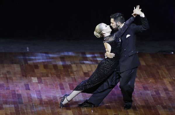 Tango World Championship: Russian Duo Grabs First Prize in Stage Category - Sputnik International