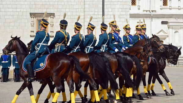 Servicemen of the Presidential Regiment during the Horse Guard mounting ceremony as part of preparations for the Spasskaya Tower festival - Sputnik International