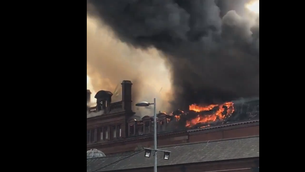Huge Fire Rages at Primark Belfast Store - Sputnik International