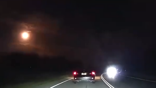 Meteor lights up Western Australian skies, rattling homes with sonic boom - Sputnik International