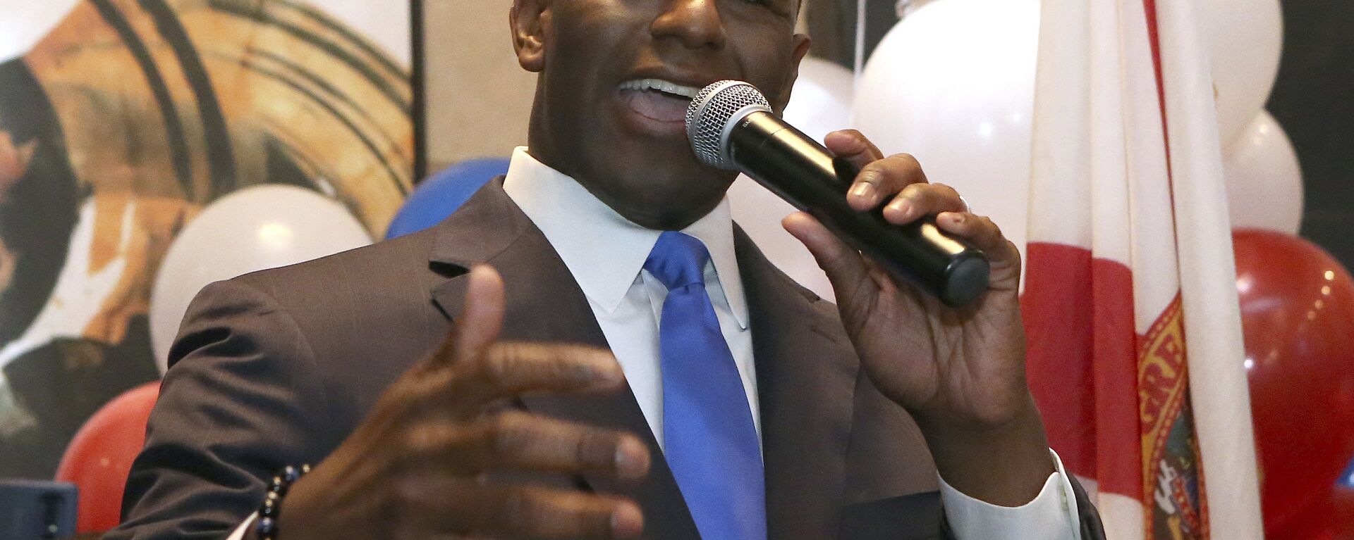 Andrew Gillum addresses his supporters after winning the Democrat primary for governor on Tuesday, Aug. 28, 2018, in Tallahassee, Fla. - Sputnik International, 1920, 29.08.2018